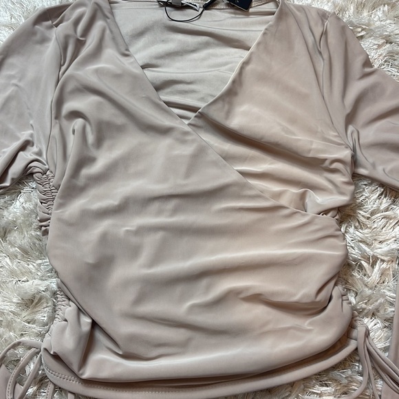 Serena Surplice Wrap Top Drawstring on the side - Ivory Size Small‎ REFFNB - Picture 5 of 7